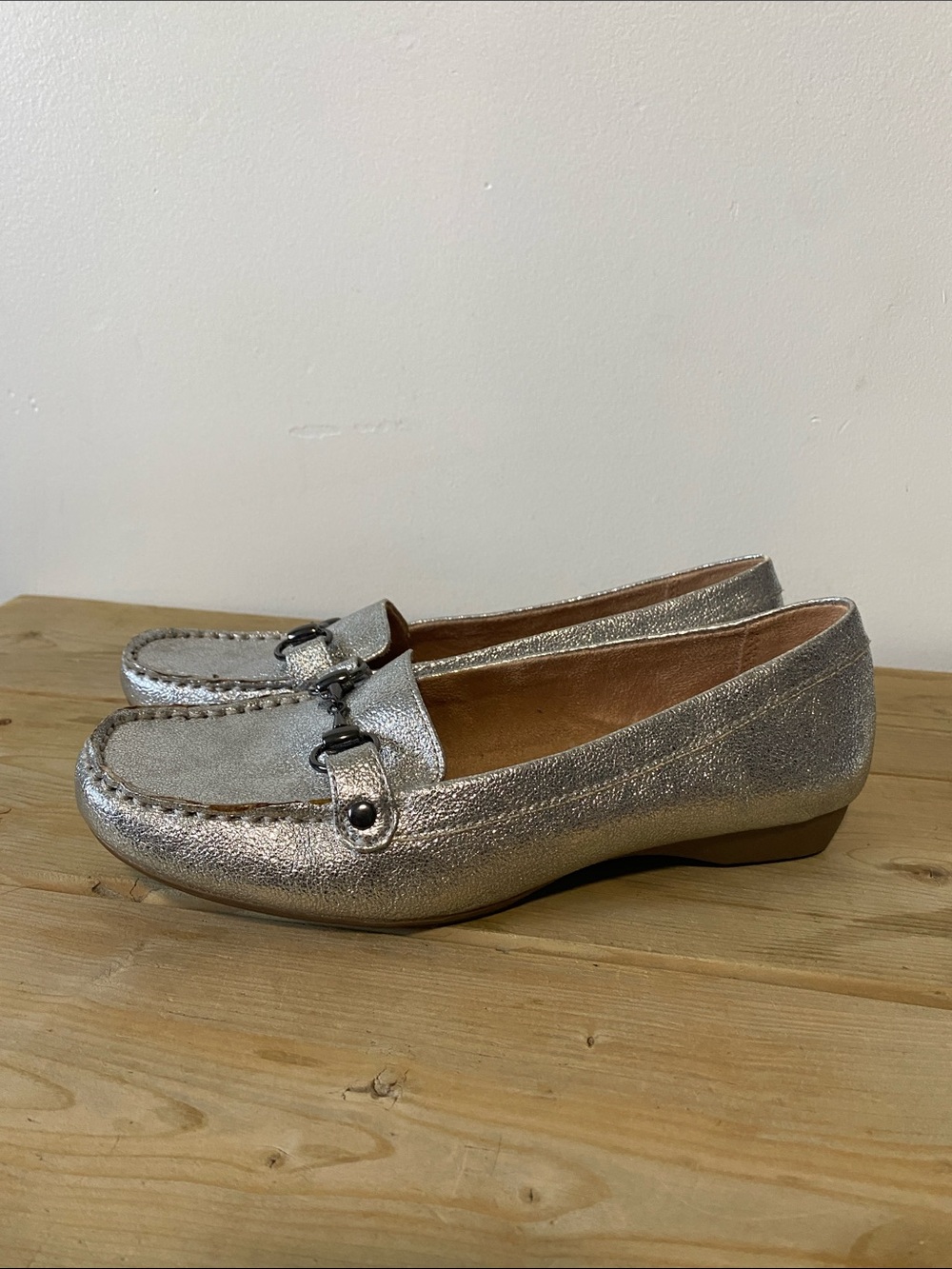 Naturalizer Georgia Metallic Silver Loafers Moccasins Sz 8M